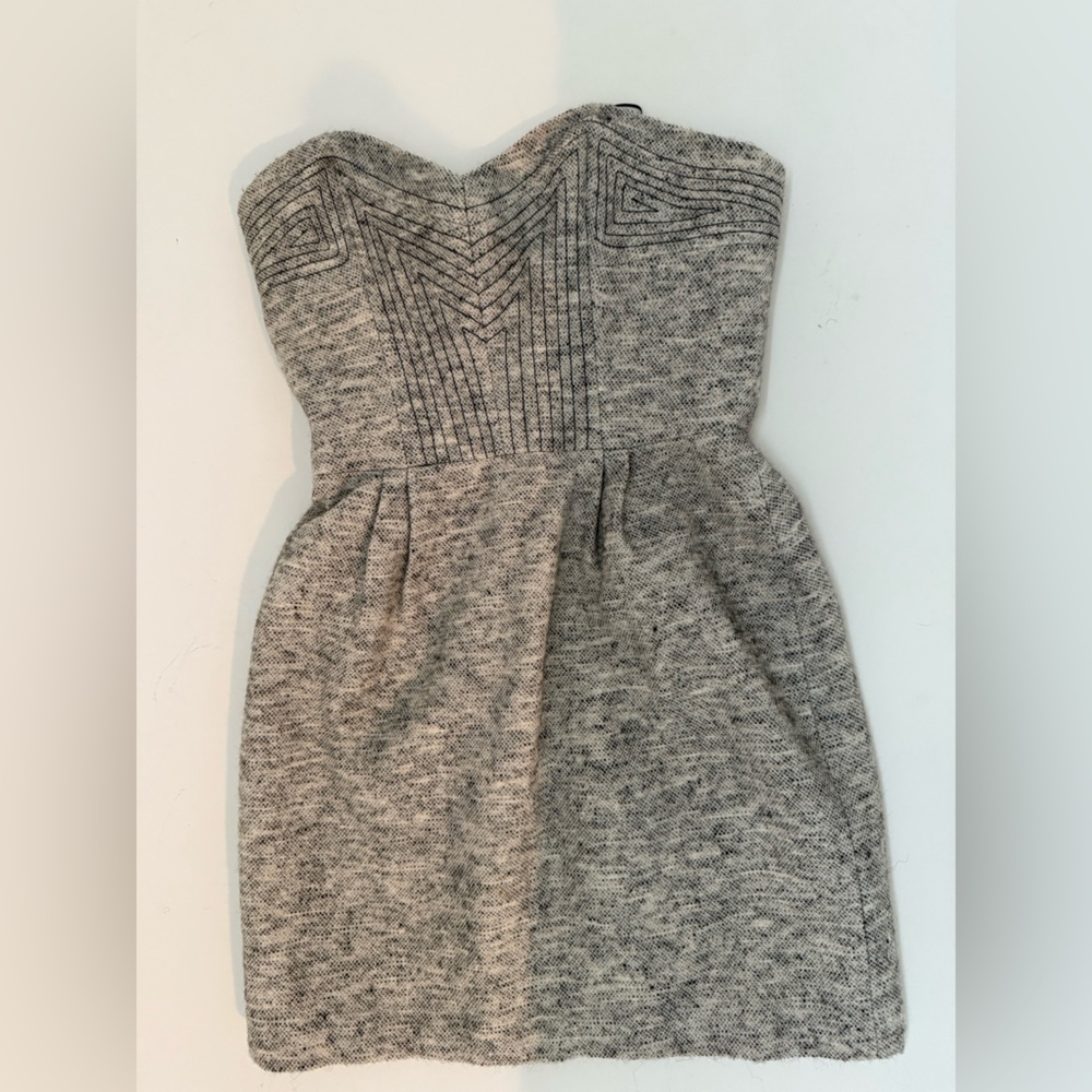 Rebecca Minkoff wool
Mini never worn